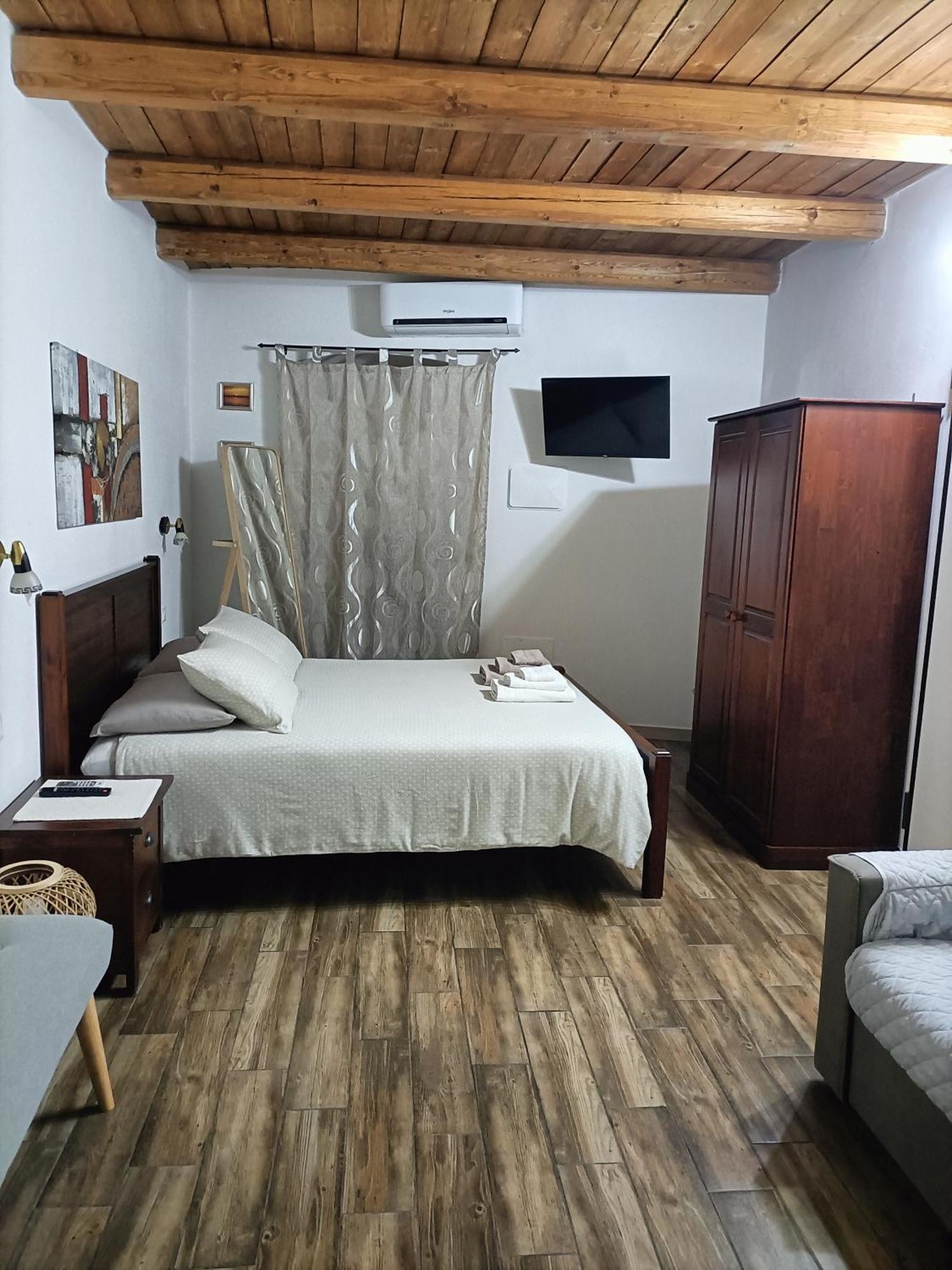 Bed And Breakfast Raggio Di Sole Iglesias Exterior foto